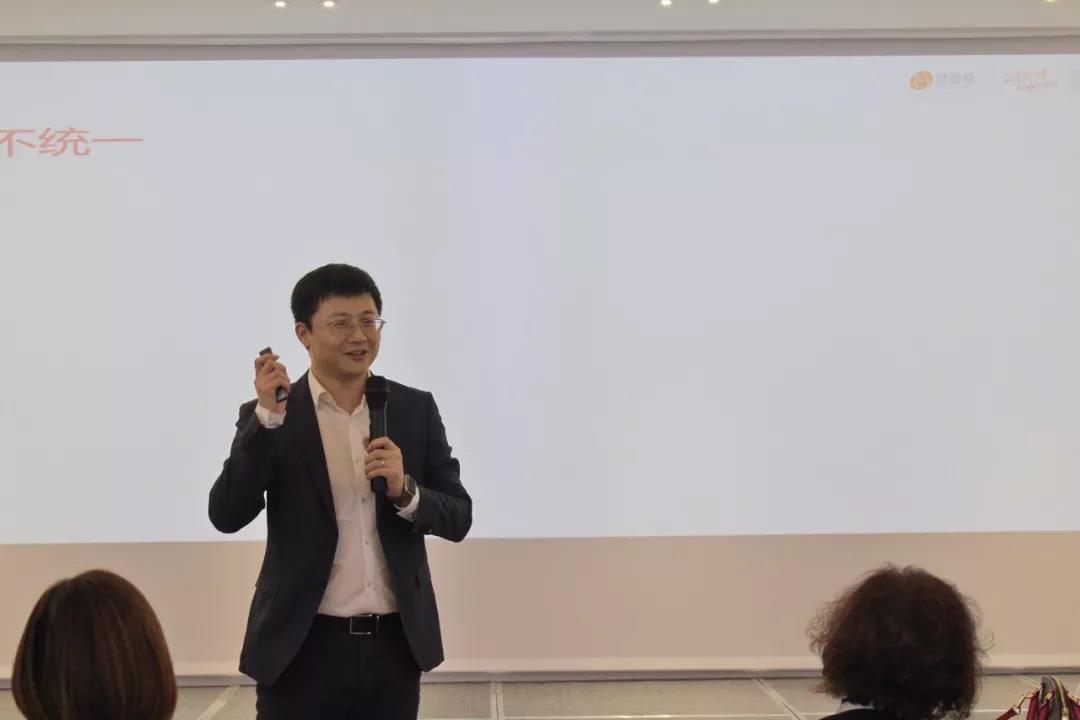 5dba90b91a42e.jpg 10.jpg